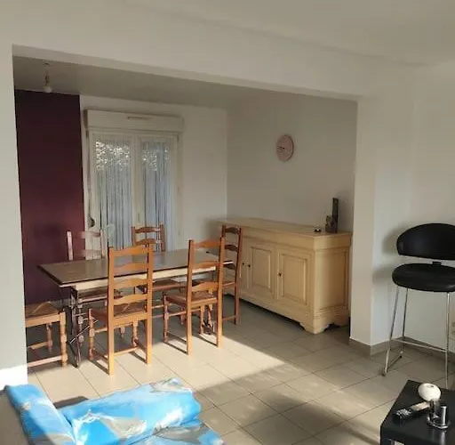Holiday home Charmante Gouzeaucourt